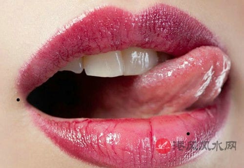 女人嘴角有痣代表什么